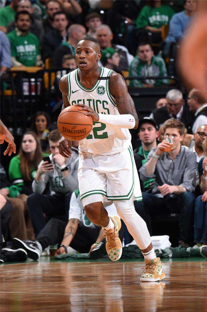 从首轮比赛 从首轮比赛