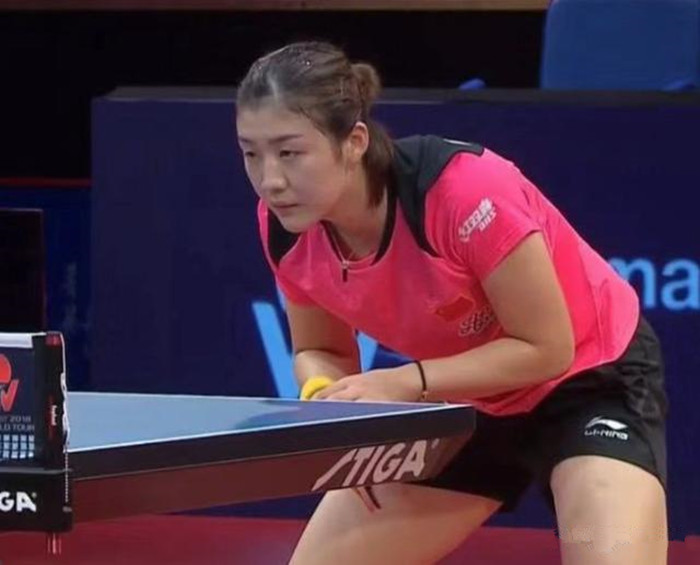 打壁球不仅 打壁球不仅